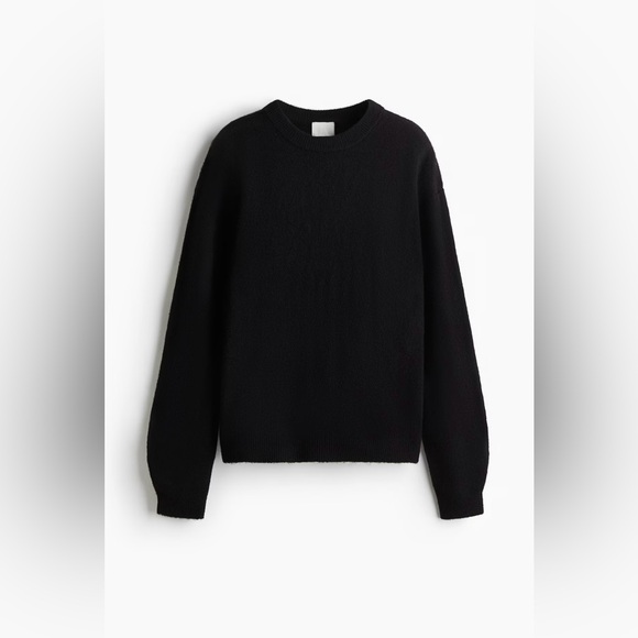 H&M Knit Sweaters - Picture 2 of 6